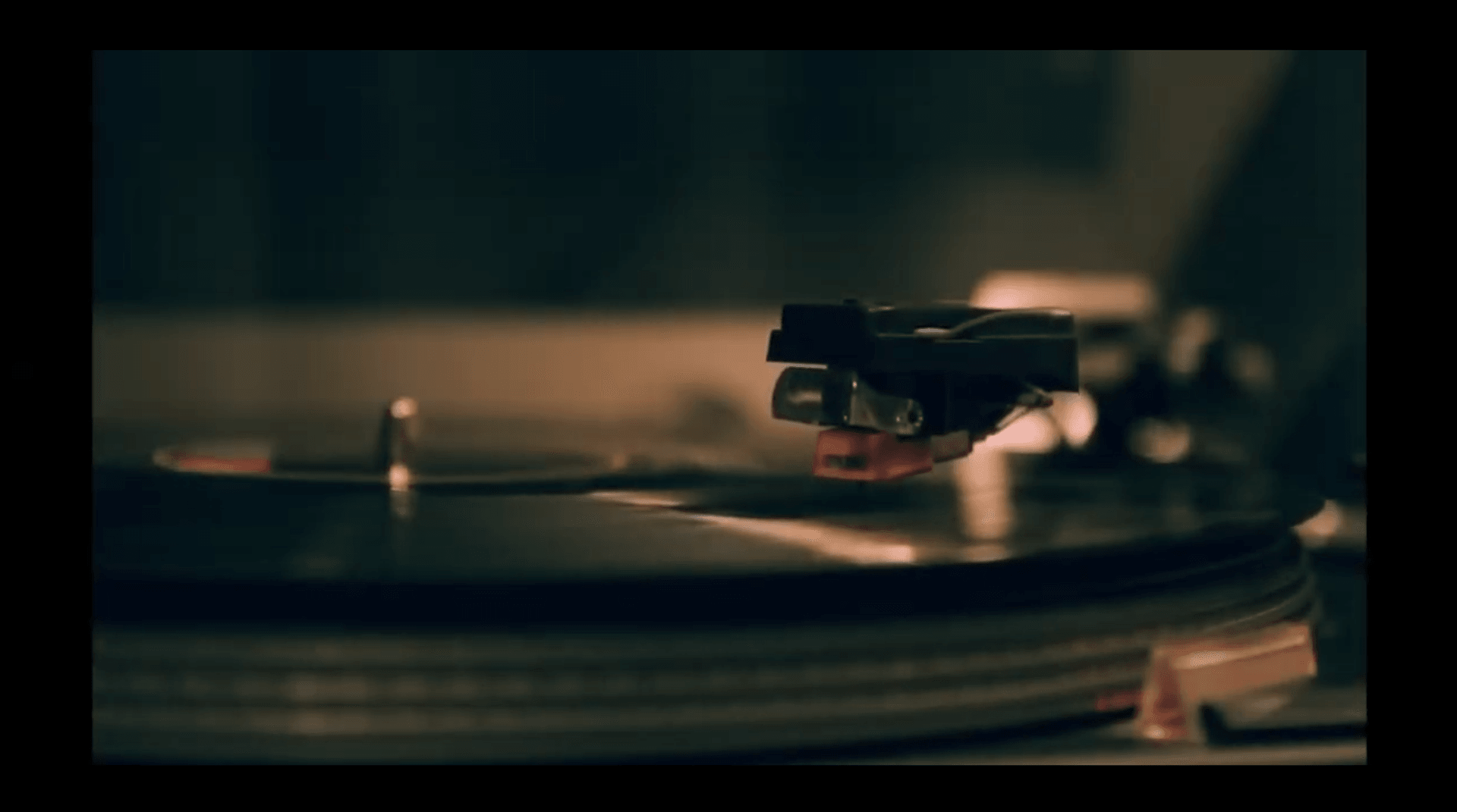 Ảnh bìa của CALL ME BY YOUR NAME - GỌI EM BẰNG TÊN ANH